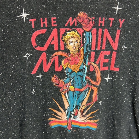 Mighty Captain Marvel Short Sleeve Shirt Size XL - Picture 2 of 4